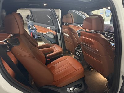 2025 BMW X7 缩略图 12