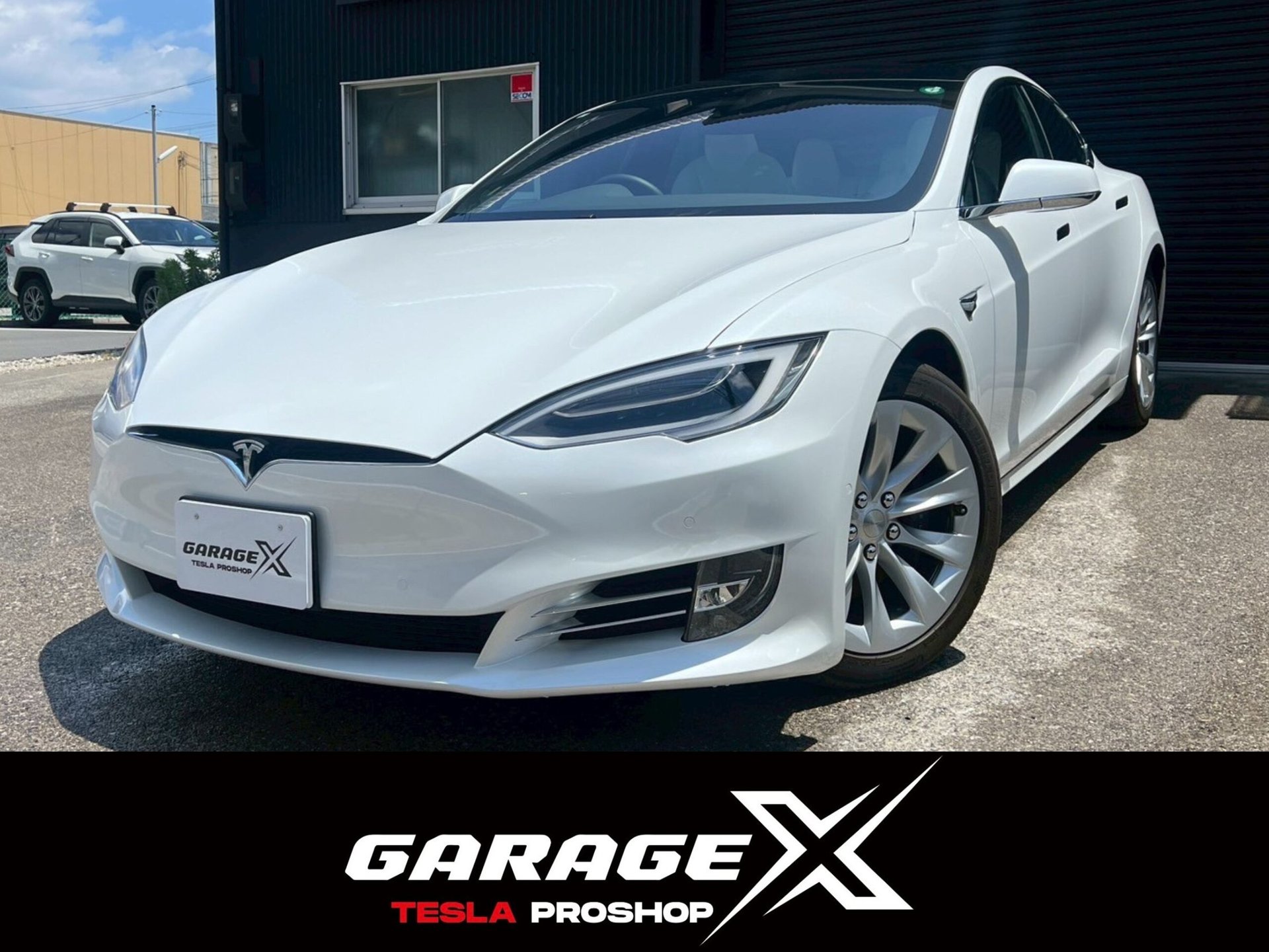 TESLA MODEL S - View 1