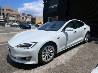 TESLA MODEL S - 5