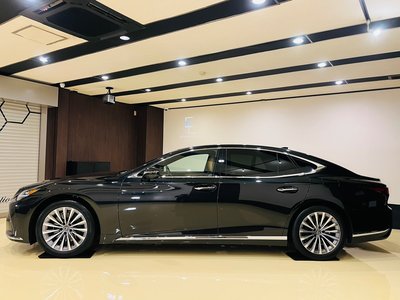 صورة 6 لـ 2025 Lexus LS