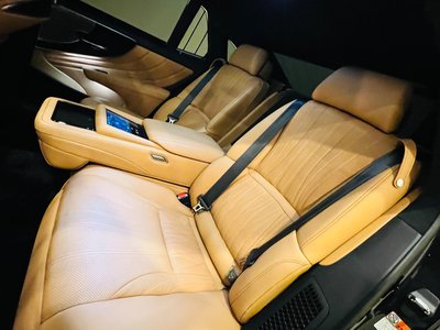 صورة مصغرة 69 لـ 2025 Lexus LS
