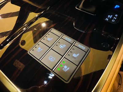 صورة مصغرة 40 لـ 2025 Lexus LS