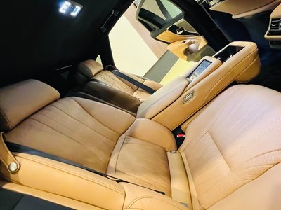 صورة مصغرة 49 لـ 2025 Lexus LS