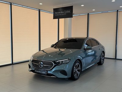 MERCEDES-BENZ E-CLASS - 1