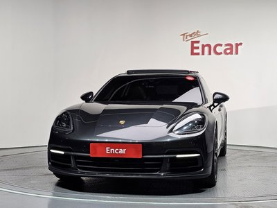 صورة 2 لـ 2018 Porsche PANAMERA