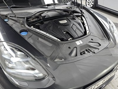 صورة 7 لـ 2018 Porsche PANAMERA