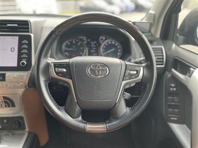 TOYOTA LAND CRUISER - 7