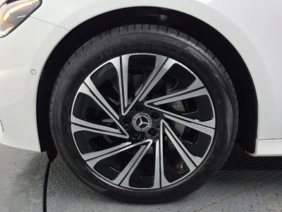 MERCEDES-BENZ E-CLASS - 7