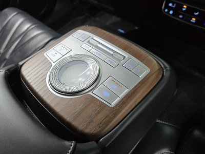 2021 Genesis ELECTRIFIED G80 (RG3) — миниатюра 24