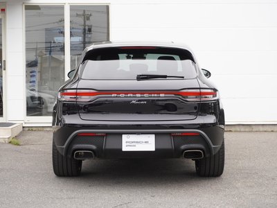 PORSCHE MACAN - 8
