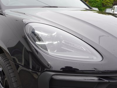PORSCHE MACAN - 9