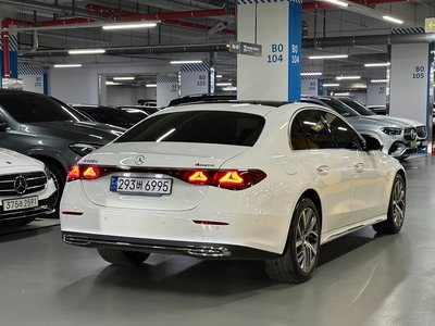 MERCEDES-BENZ E-CLASS - 2