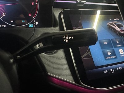 MERCEDES-BENZ E-CLASS - 9