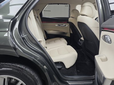 2025 Genesis GV70 — миниатюра 17