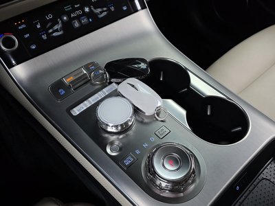 2025 Genesis GV70 — миниатюра 12