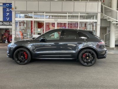 PORSCHE MACAN - 3
