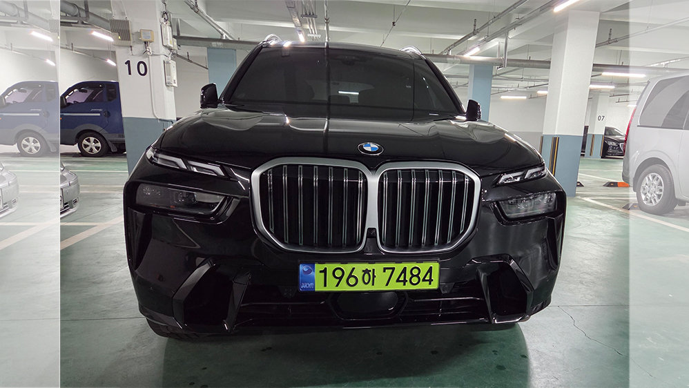 BMW X7 - View 1