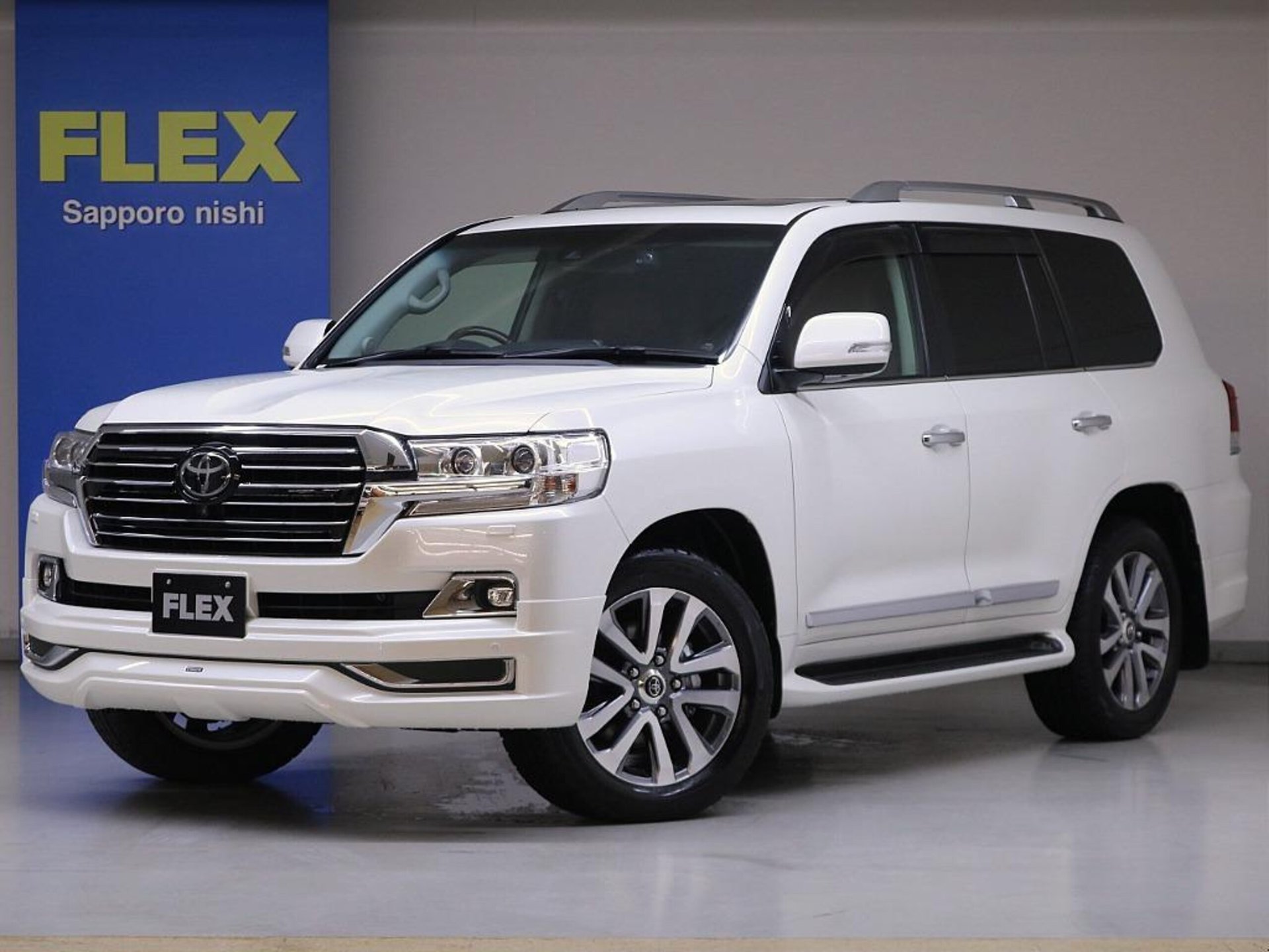 TOYOTA LAND CRUISER 200 - View 1