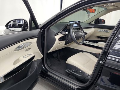 2021 Genesis GV70 — миниатюра 13