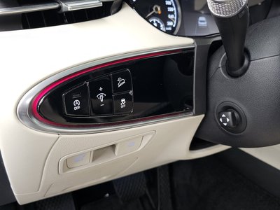 2021 Genesis GV70 — миниатюра 28
