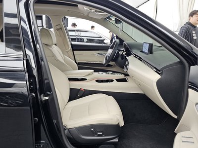 2021 Genesis GV70 — миниатюра 17