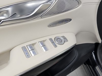 2021 Genesis GV70 — миниатюра 30