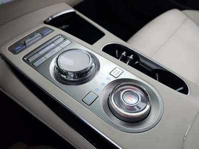 2021 Genesis GV70 — миниатюра 12