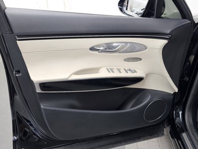 2021 Genesis GV70 — миниатюра 14