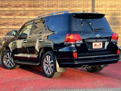 TOYOTA LAND CRUISER 200 - 6