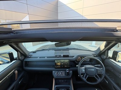 LAND ROVER DEFENDER - 9