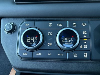 LAND ROVER DEFENDER - 6