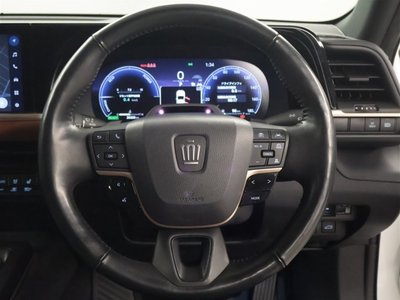 TOYOTA CROWN CROSSOVER - 6