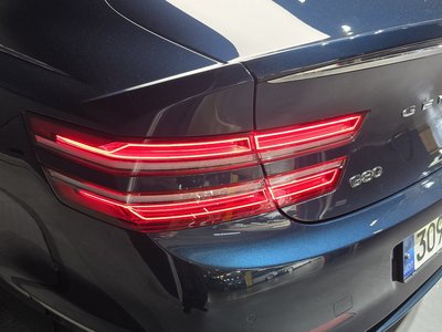 GENESIS G80 (RG3) - 10