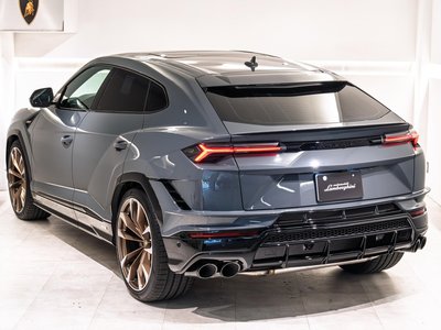 LAMBORGHINI URUS - 7