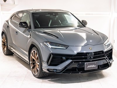 LAMBORGHINI URUS - 3