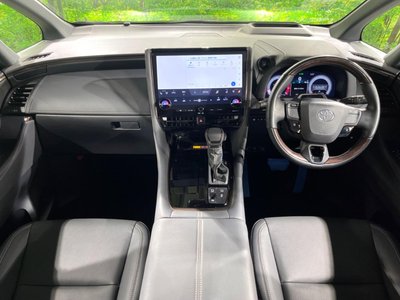 2023 Toyota ALPHARD — фото 2