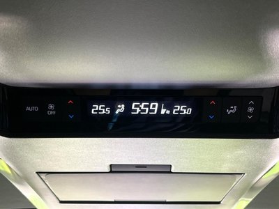 2023 Toyota ALPHARD — фото 7