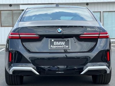 صورة 2 لـ 2025 BMW 5 SERIES