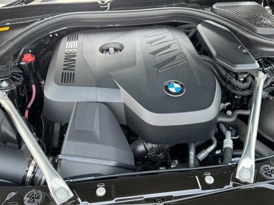 صورة 8 لـ 2025 BMW 5 SERIES