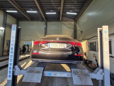 MERCEDES-BENZ E-CLASS - 2