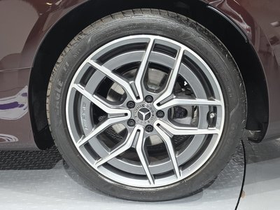 MERCEDES-BENZ E-CLASS - 8