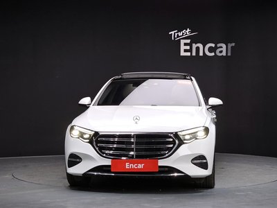 MERCEDES-BENZ E-CLASS - 2