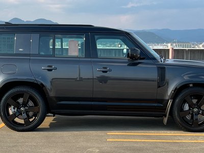 LAND ROVER DEFENDER 110 X DYNAMIC HSE D300 - 3