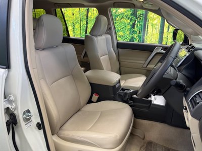 TOYOTA LAND CRUISER PRADO - 9