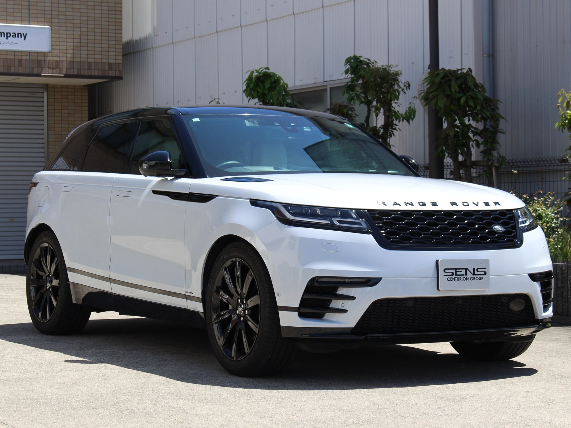 LAND ROVER RANGE ROVER VELAR - View 1