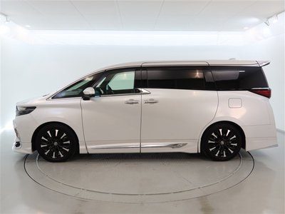 2024 Toyota ALPHARD photo 3