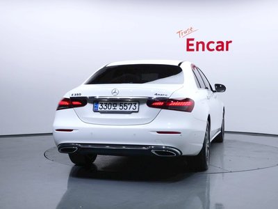 MERCEDES-BENZ E-CLASS - 4