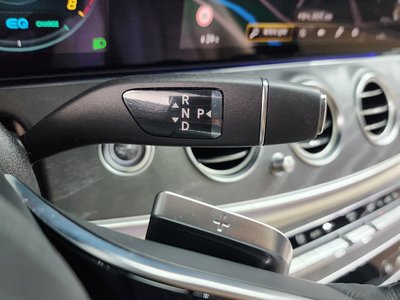 MERCEDES-BENZ E-CLASS - 10