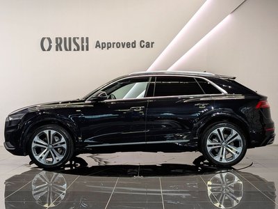AUDI Q8 - 8