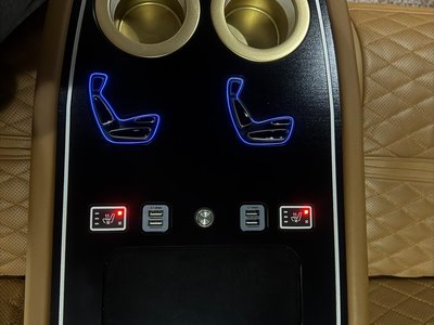 CADILLAC ESCALADE 5TH GENERATION - 9